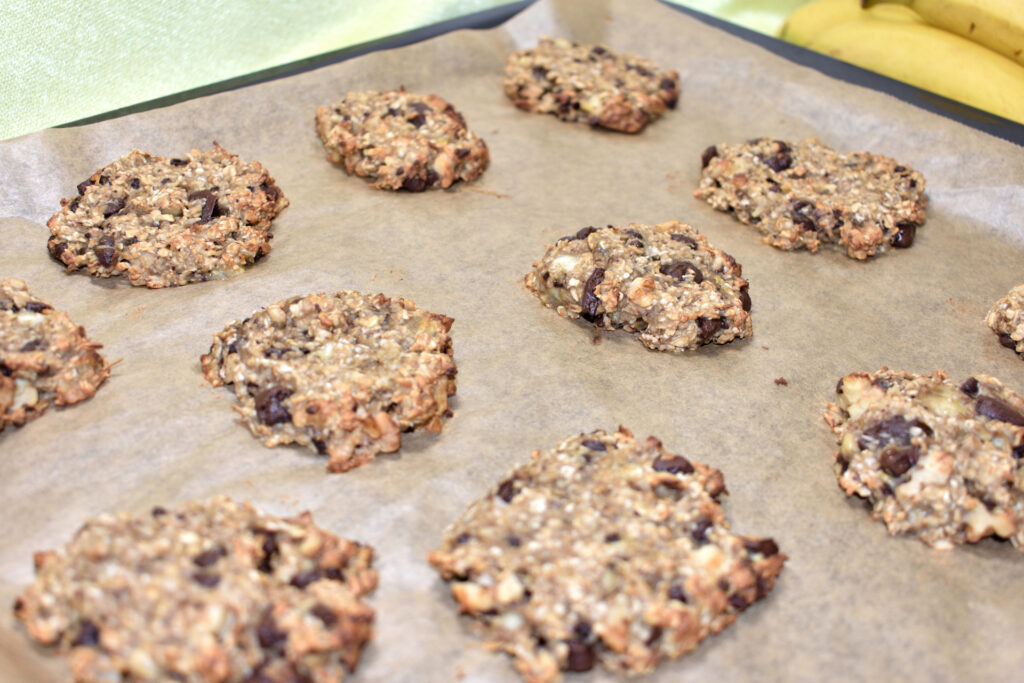 Fertig gebacken! | Achte darauf, dass die Kekse gleichmäßig braun und schön crunchy geworden sind.